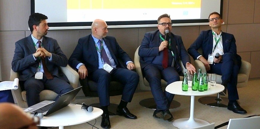 Robert Kierzek, pierwszy od prawej, nie będzie ubiegał się o powołanie do zarządu spółki kolejnej kadencji.