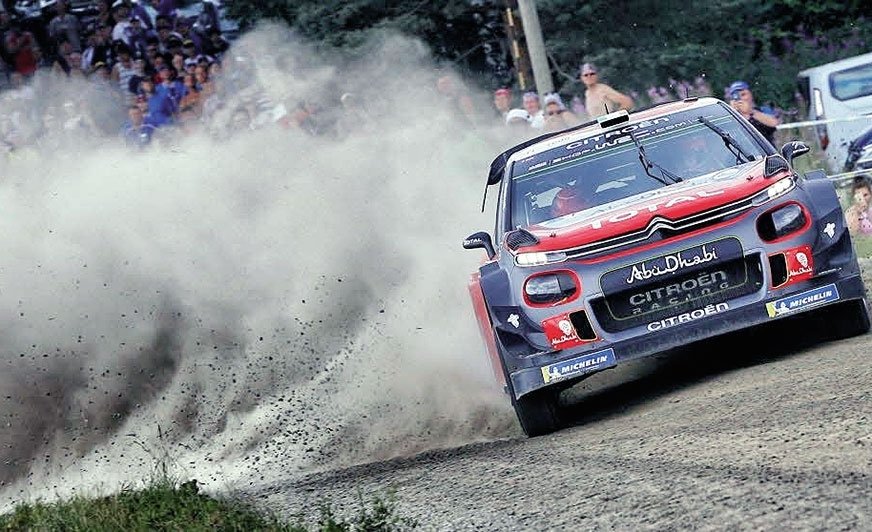 Sébastien Loeb, jeżdżąc w serii WRC, używa opon MICHELIN Pilot Sport